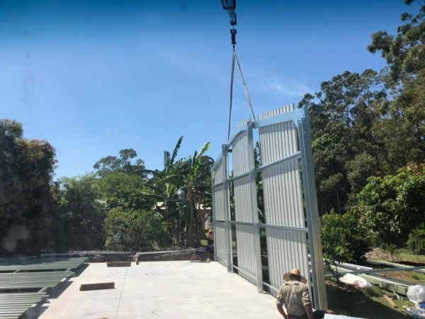 shed-crane-titan